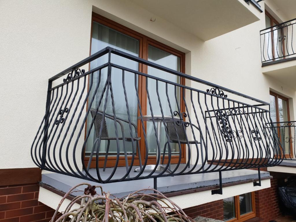 Dom Jastrzębia z basenem i jacuzzi - 11