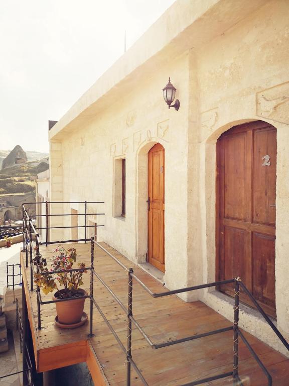 Mosaic Cave Hotel - 1