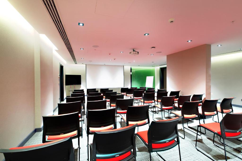 Área de negócios e/ou sala de conferências em Ibis Styles Istanbul Atasehir