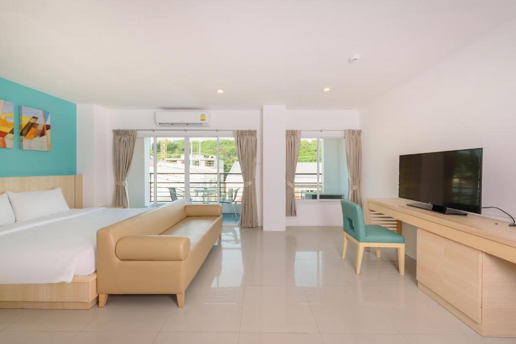 FX Hotel Pattaya - Premier King Room