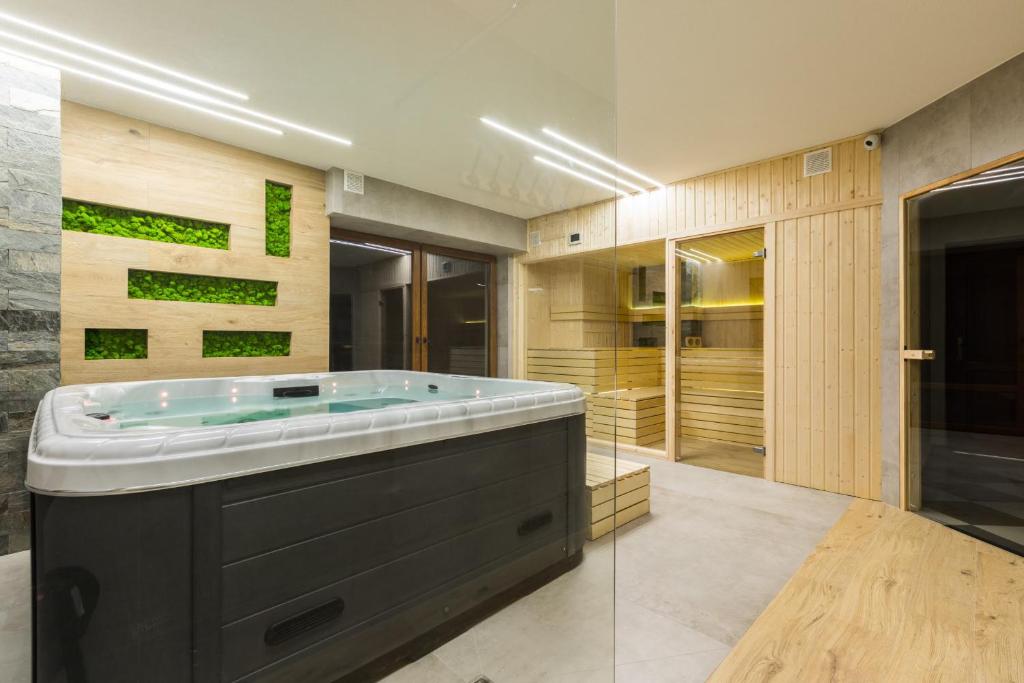 Kúpeľňa v ubytovaní Dworek pod Giewontem - Jacuzzi & Sauna
