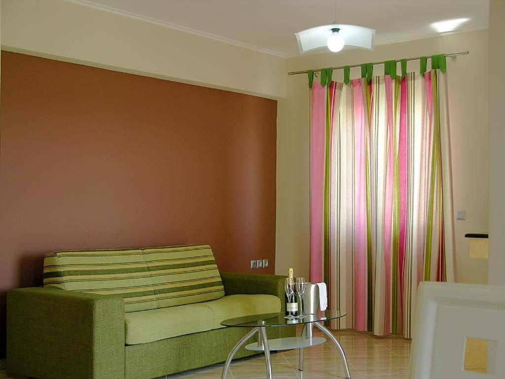 Posezení v ubytování Antonios Village Hotel & Apartments