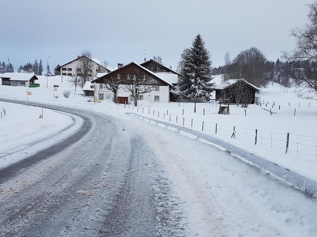 Auberge de la Couronne v zimě