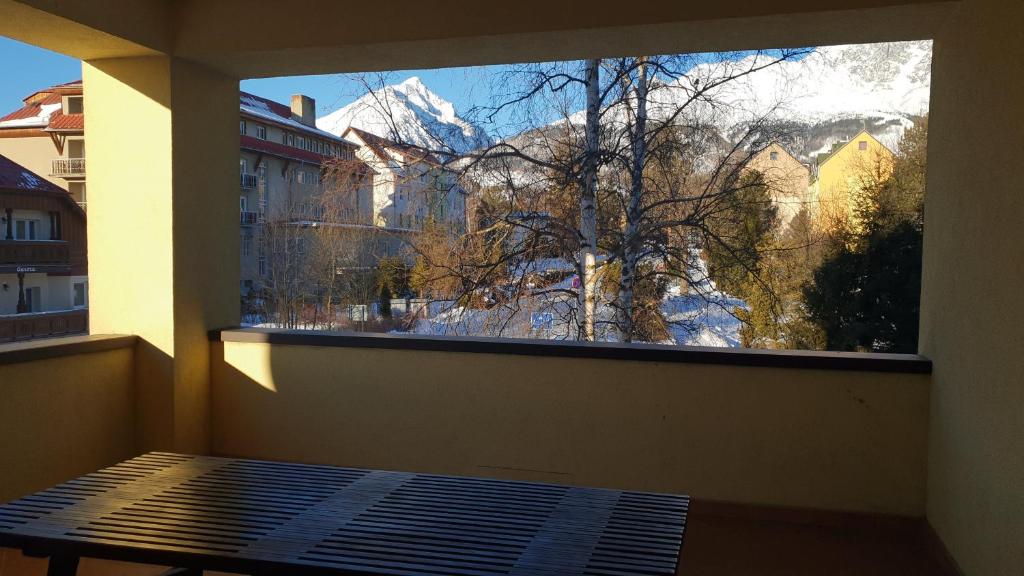 A general mountain view or a mountain view taken from Az apartmant