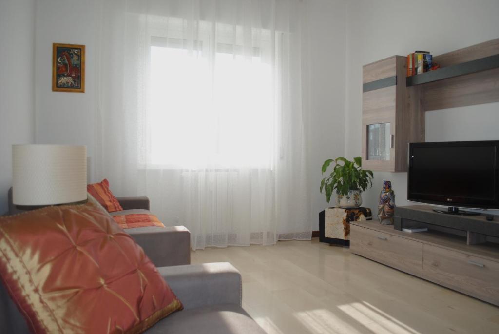 Telewizja i/lub zestaw kina domowego w obiekcie Bnbook-Costantino