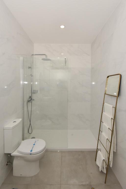 Rosario's Boutique Apartments - 10