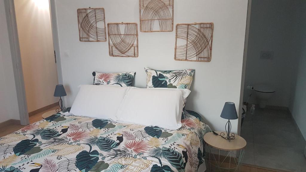 Postel nebo postele na pokoji v ubytování Villa Manoe