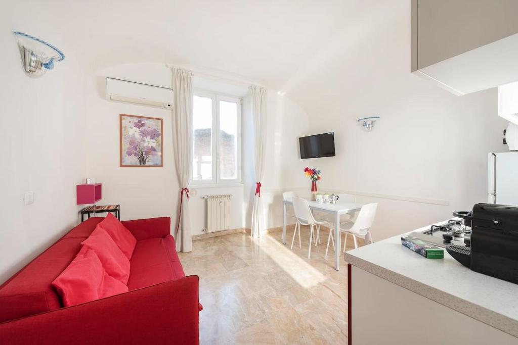 A kitchen or kitchenette at Between Termini & Colosseo