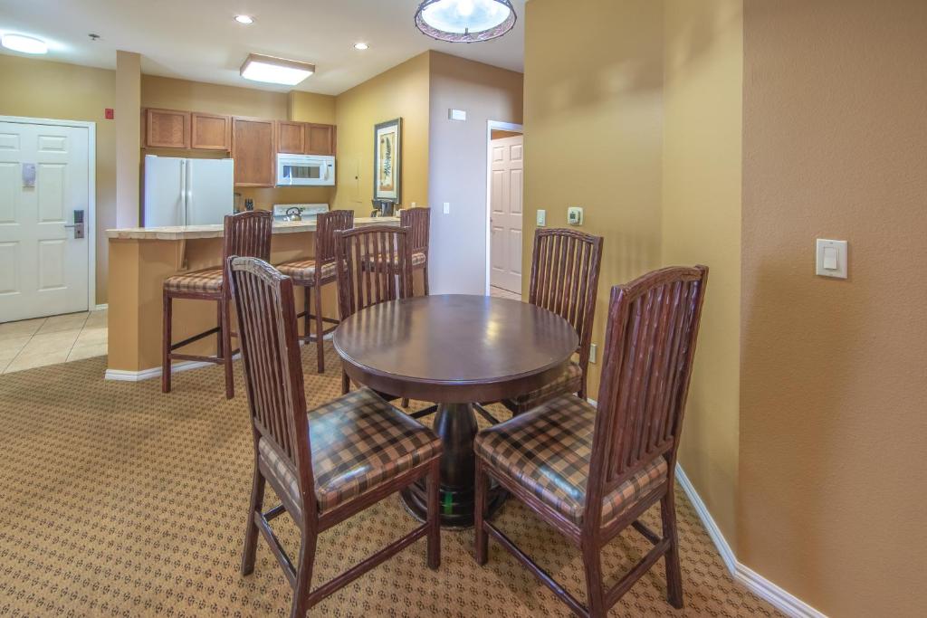 Holiday Inn Club Vacations - David Walley's Resort photo