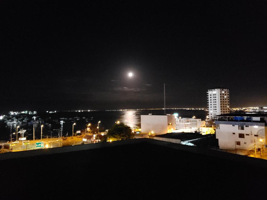 Nespecifikovaný výhled na destinaci Manta nebo výhled na město při pohledu z hotelu