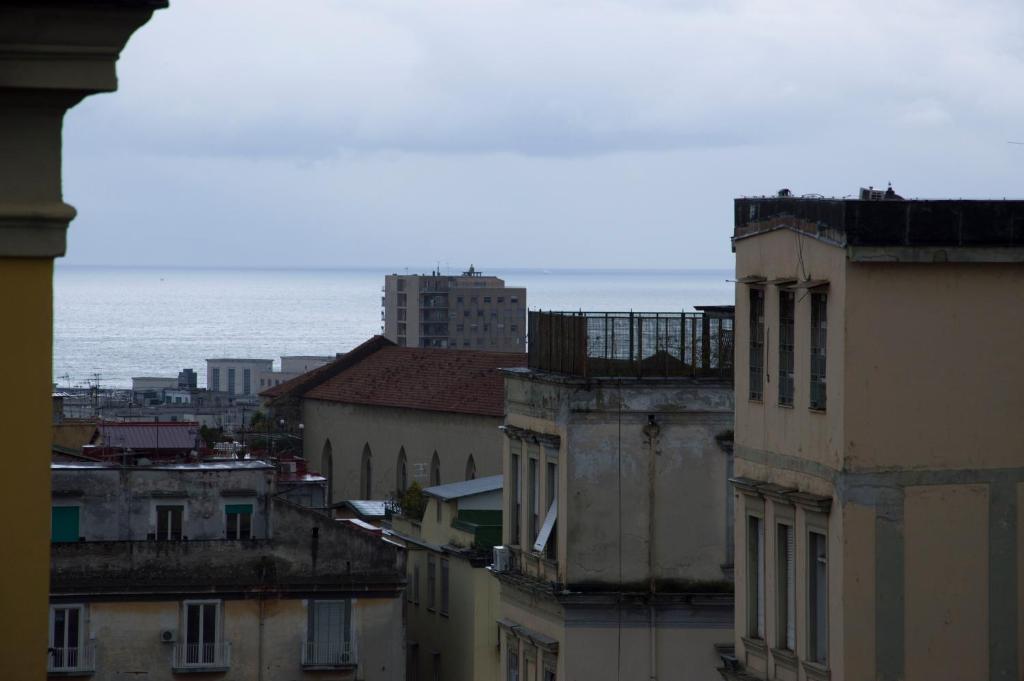 Výhľad na mesto Neapol alebo výhľad na mesto priamo z apartmánu