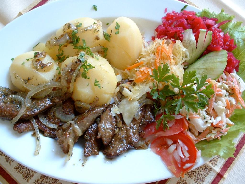 Jídlo v hotelu nebo okolí