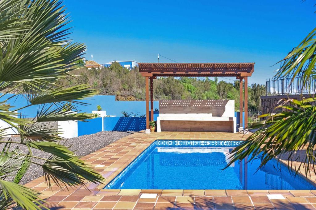 The swimming pool at or close to Casa Maday