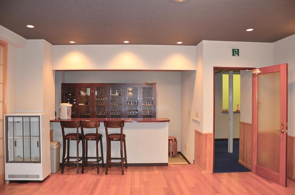 Lounge nebo bar v ubytování Hotel Bauhinia ホテルバウヒニア