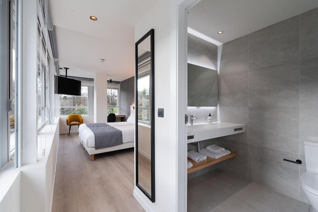 Hotel Distrito Oeste - 1