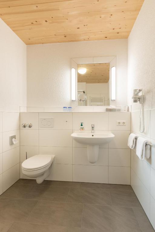 Koupelna v ubytování Hotel Hohe Flum