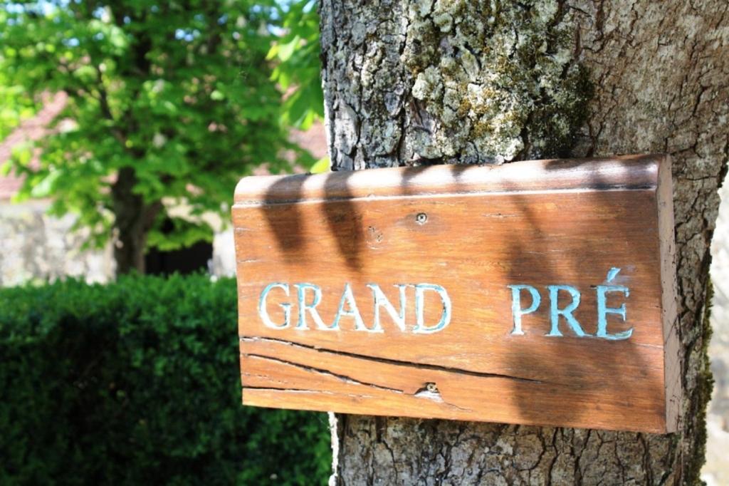 Gîtes Grand Pré ! et la Roulotte de Roquecor - Casa De Tres Dormitorios