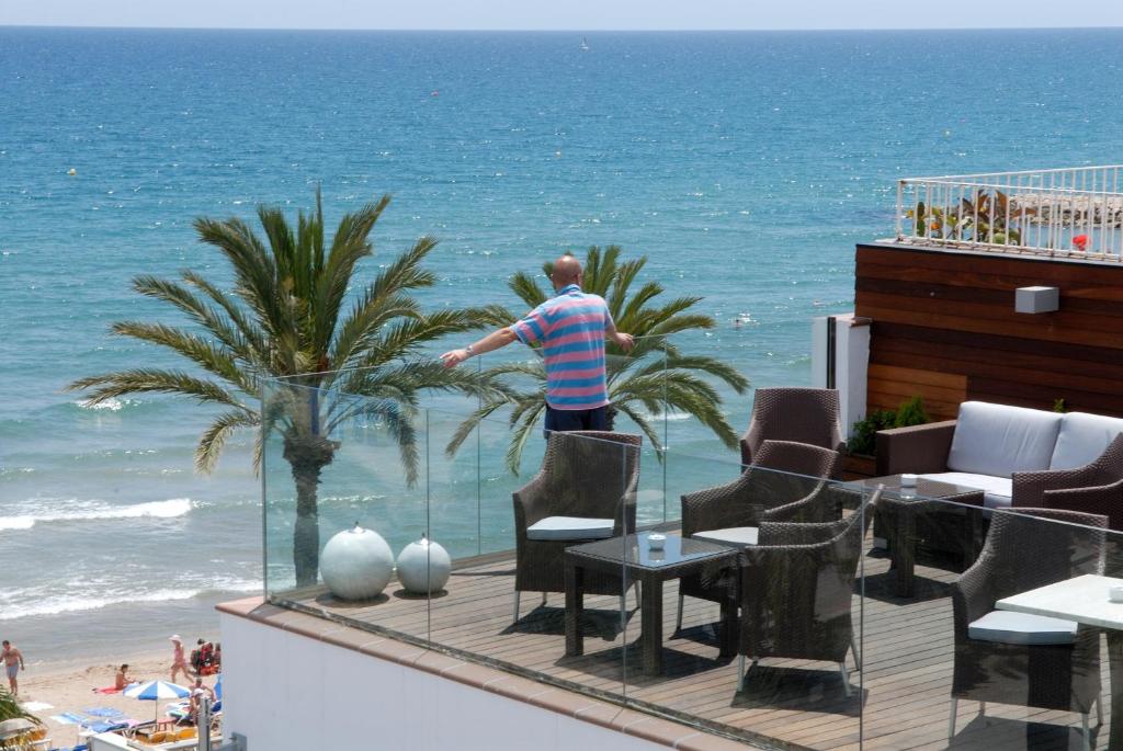Nespecifikovaný výhled na moře nebo výhled na moře při pohledu z hotelu