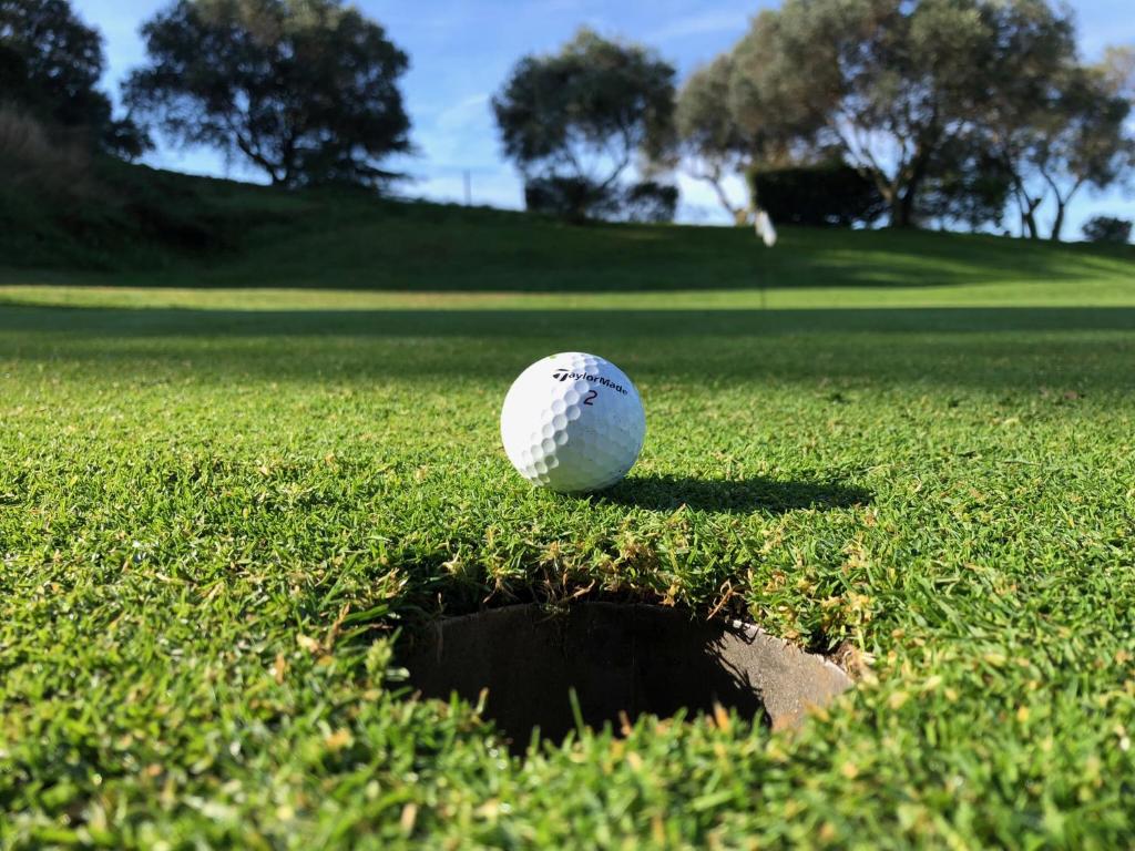 Golf pri vile alebo okolí