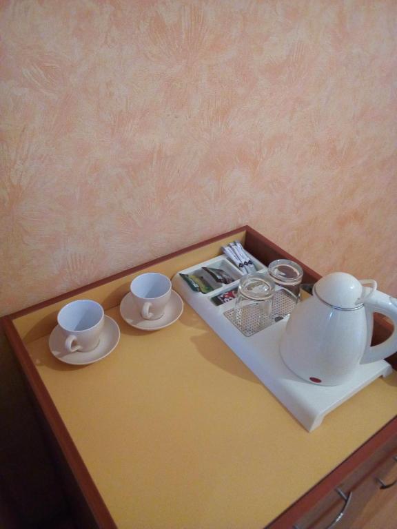 Příslušenství pro přípravu čaje a kávy v ubytování Comfort Hotel