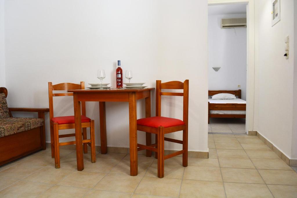 Kép Raph's Studios-Apts By The Sea szállásáról Ajía Marína Néasz Kidoníaszban a galériában