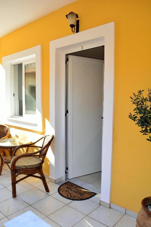 Kép Raph's Studios-Apts By The Sea szállásáról Ajía Marína Néasz Kidoníaszban a galériában