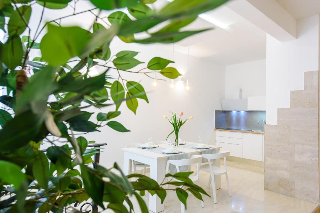 Gallery image of Deluxe Beach Apartments Renata in Split
