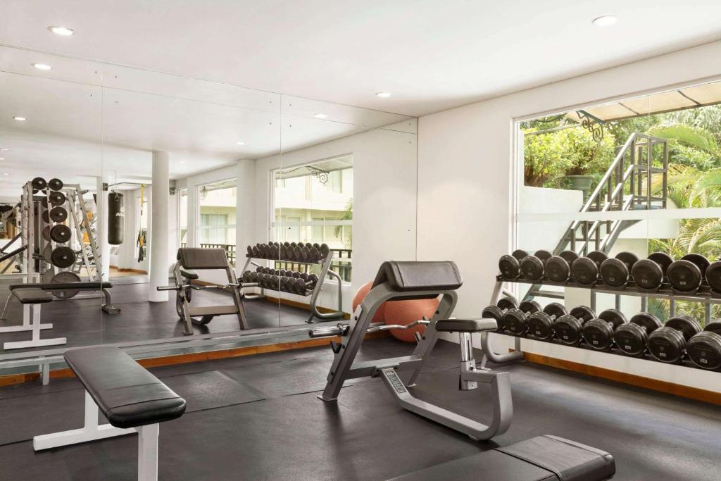 Fitness centrum a/nebo fitness zařízení v ubytování Ramada Colombo