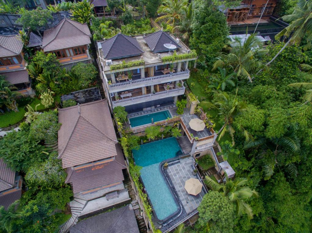 Bazén v ubytování Ubud Paras Villa nebo v jeho okolí