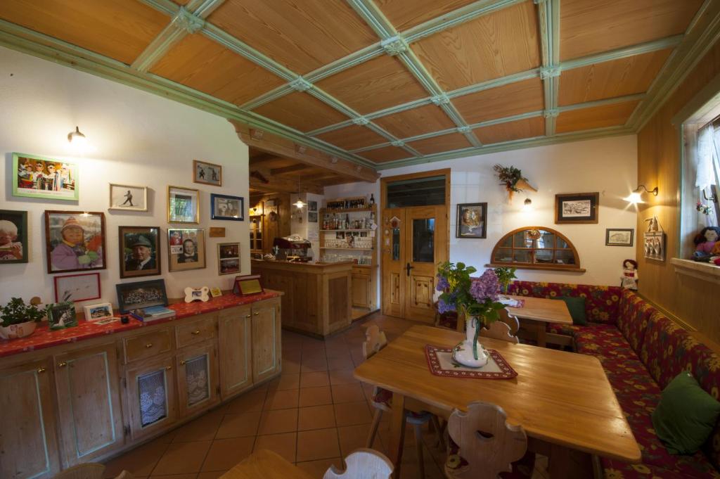 Zdjęcie z galerii obiektu B&B Col Da La Vila w mieście Canazei