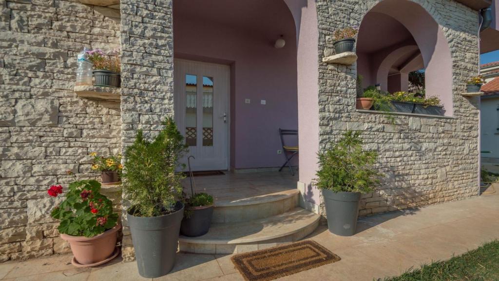Apartment Medulin - Apartment With Garden View