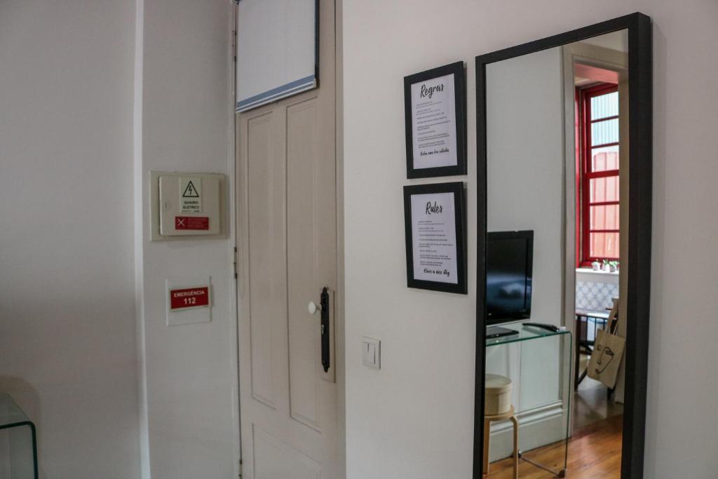 Santo da Casa / Sc apartments - 8