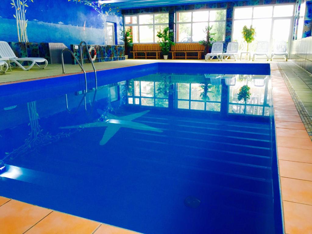 Bazén v ubytování Waldhotel Seebachschleife nebo v jeho okolí