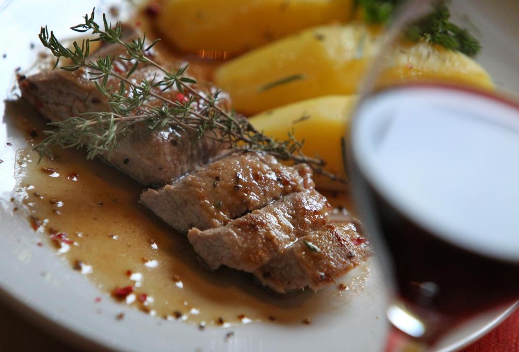 Jídlo v hotelu nebo okolí