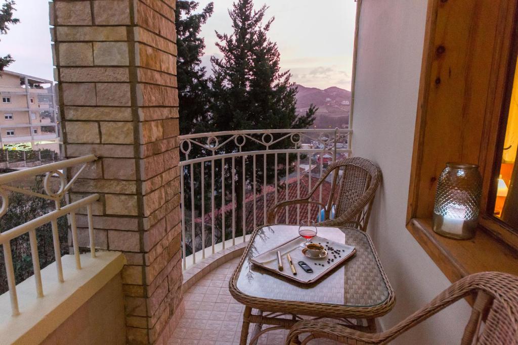 Nespecifikovaný výhled na hory nebo výhled na hory při pohledu z hotelu