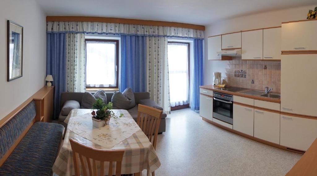 Kuchyň nebo kuchyňský kout v ubytování Gästehaus im Wiesengrund