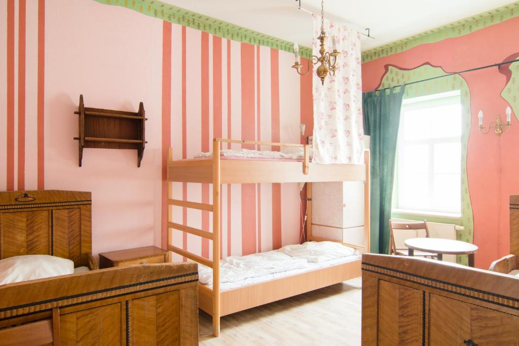 Letto o letti in una camera di Labyrinth Hostel Weimar