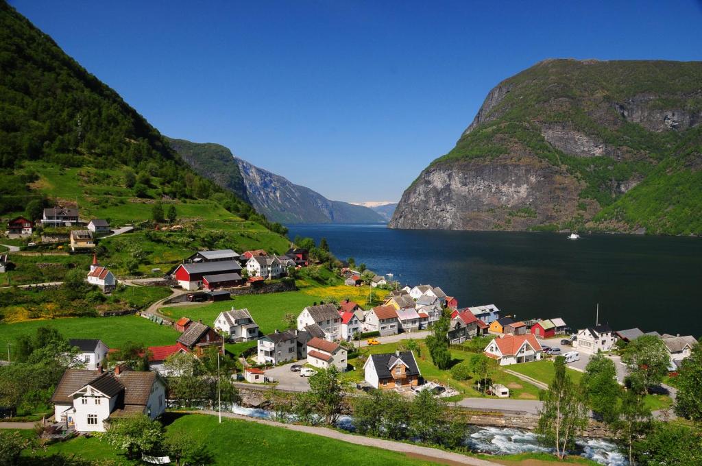 Visit Undredal, appartements en bord d'Aurlandsfjord dans le village d'Undredal, Nærøyfjord UNESCO