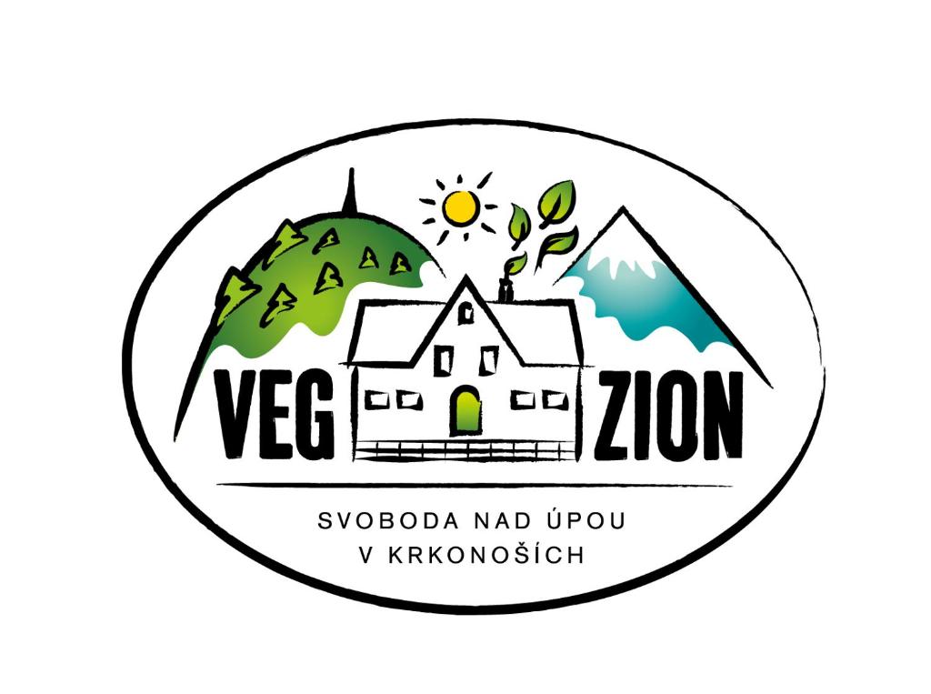 um rótulo com uma casa e montanhas e as palavras vyeonon nd em VegZion - vegan B&B em Svoboda nad Úpou