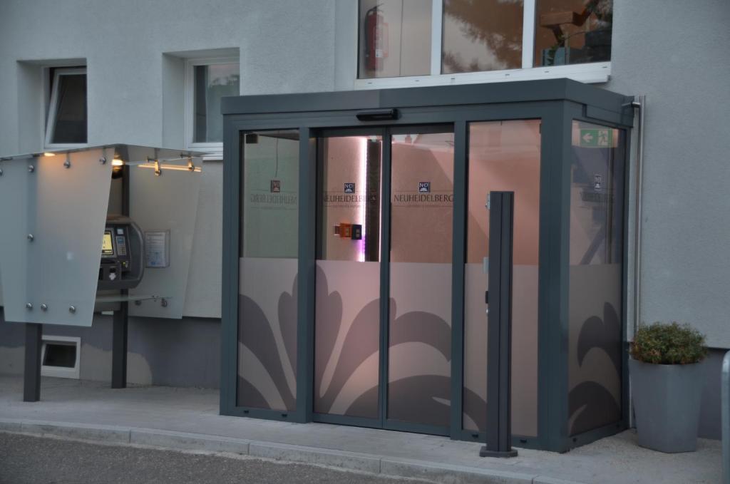 Neu Heidelberg - Guesthouse & Apartments - Resim 9