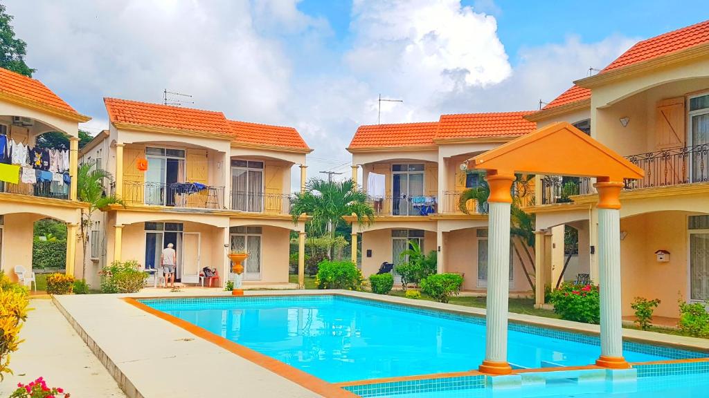 Bazén v ubytování Residence Le Choisy nebo v jeho okolí