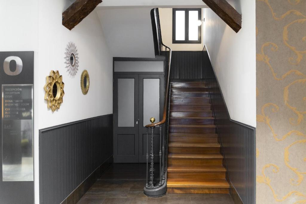 Petit Palace Tres Cruces - Resim 37