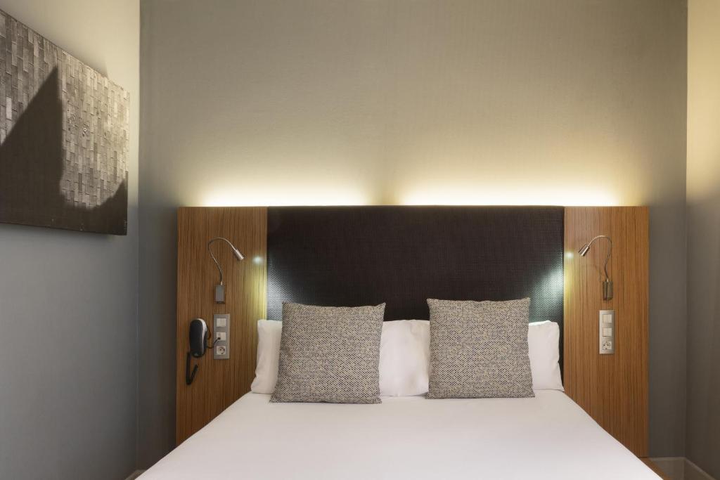 Petit Palace Tres Cruces - Resim 34