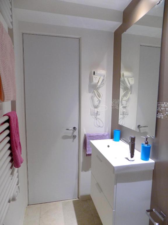 A bathroom at San Gregorio House