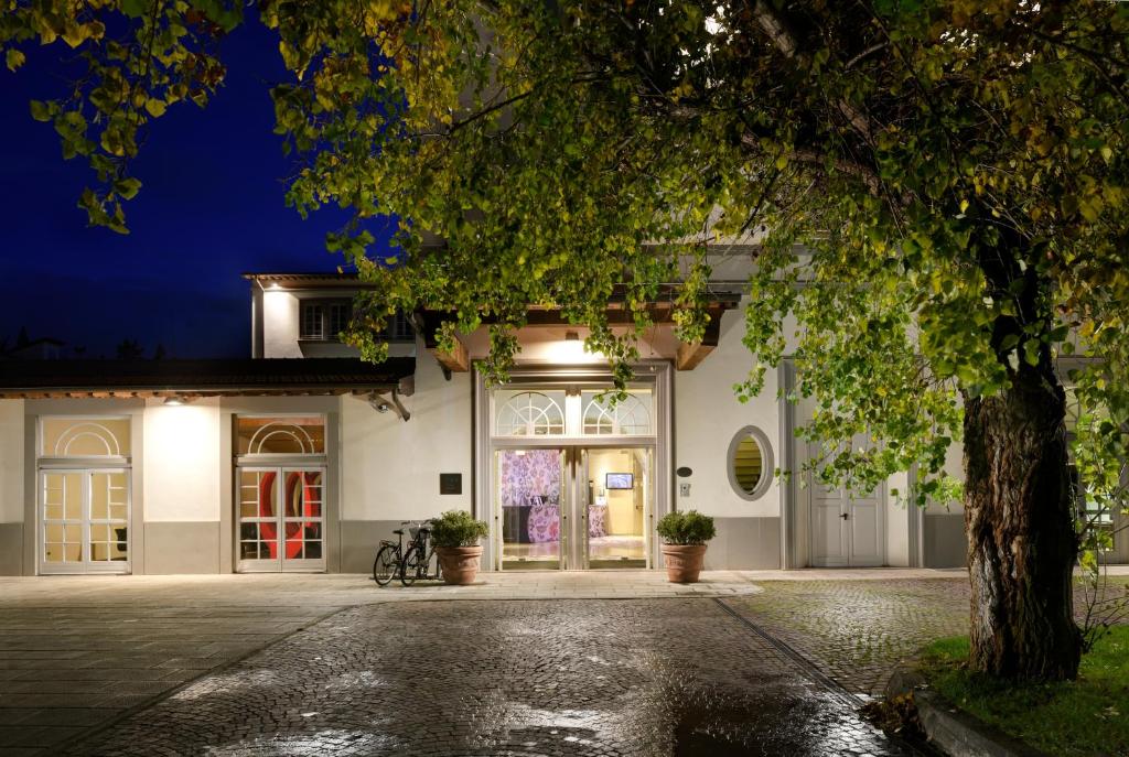 UNA Hotels Vittoria Firenze - Resim 9