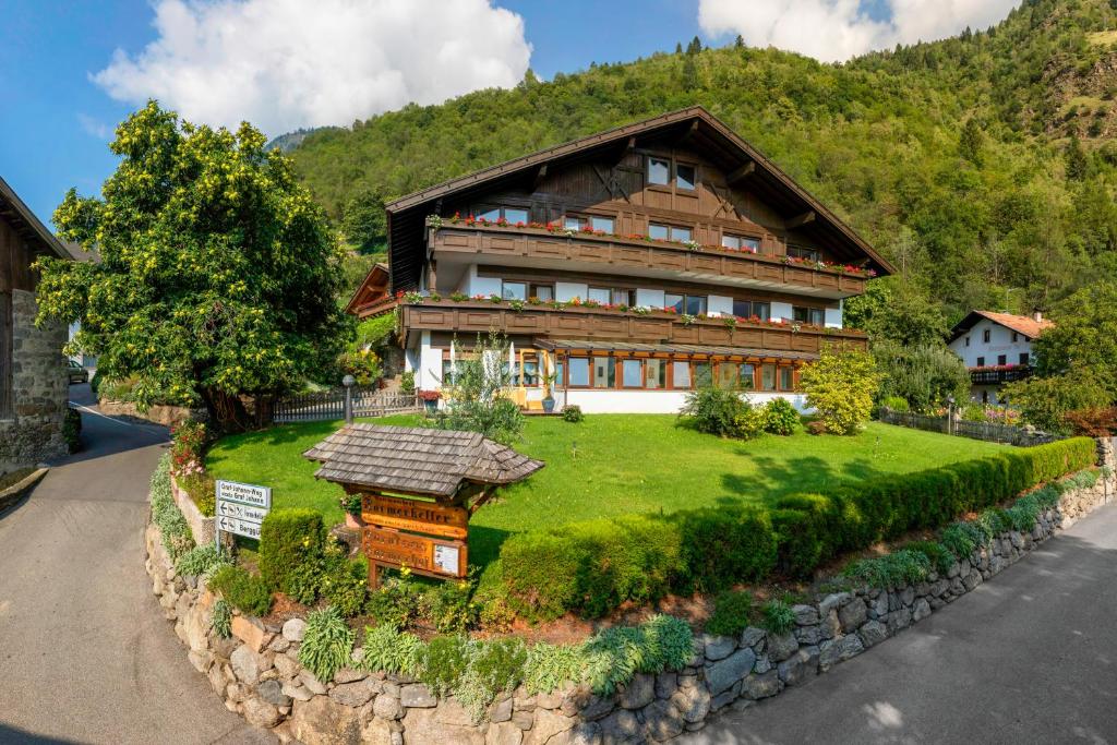 Nespecifikovaný výhled na hory nebo výhled na hory při pohledu z bed and breakfast