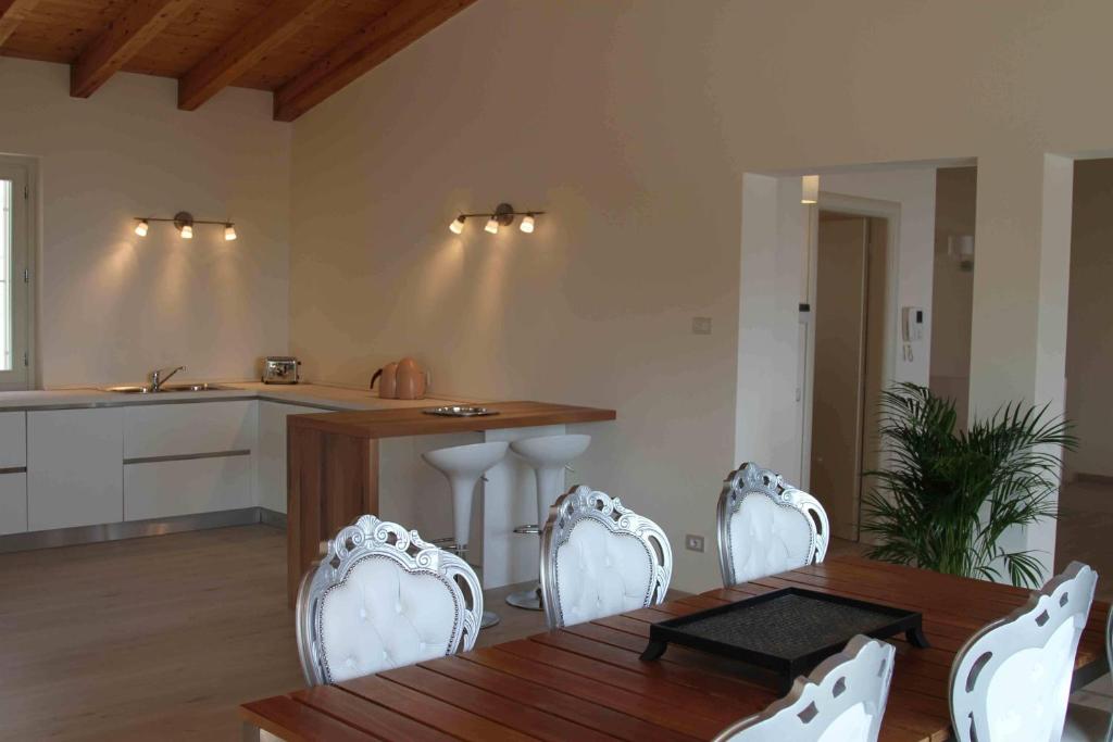 Kuchnia lub aneks kuchenny w obiekcie Villa degli Ulivi