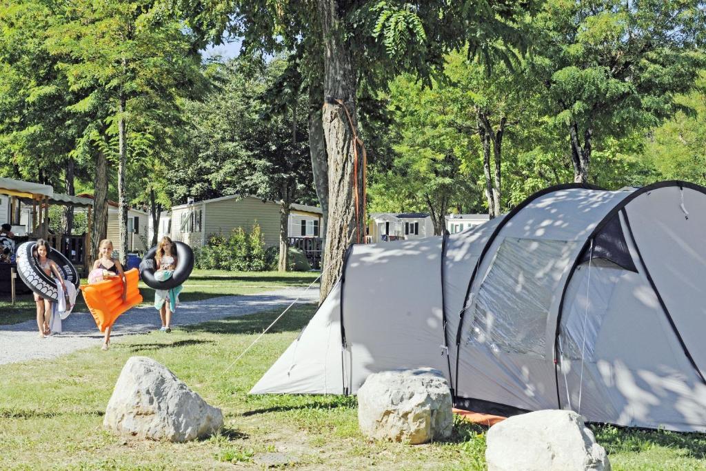 Zahrada ubytování Camping RCN La Bastide en Ardèche