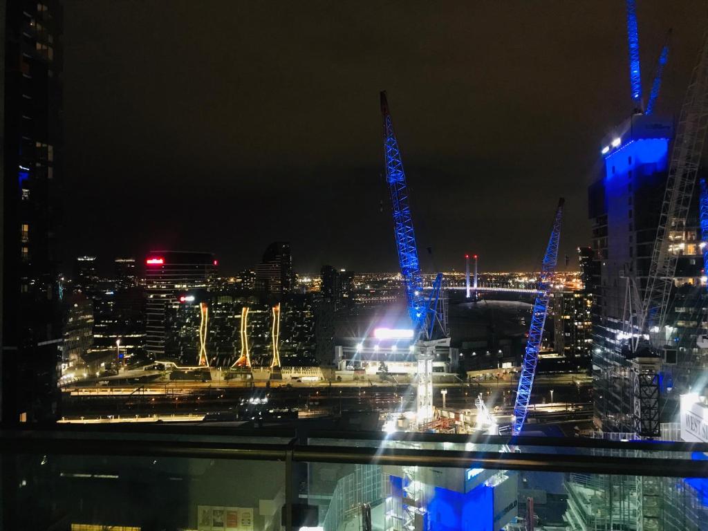 Vista generica su Melbourne o vista sulla città dall'interno dell'appartamento