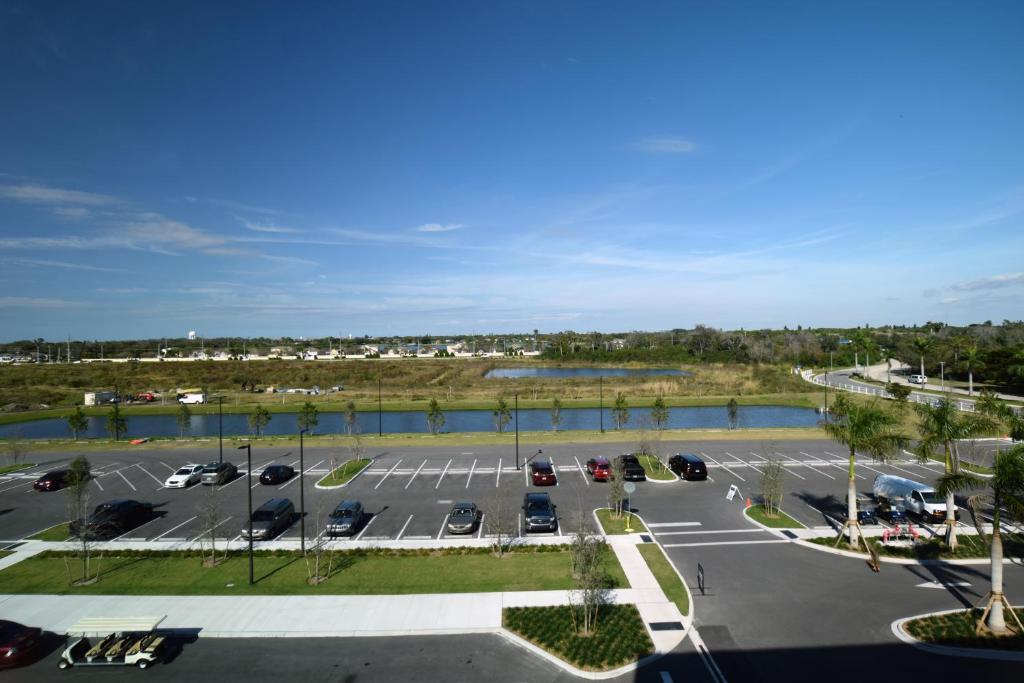 Legacy Hotel at IMG Academy - Deluxe King Room